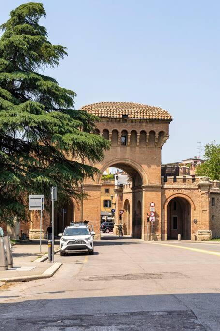 Elegant Apt, Wi-Fi And Garden Apartment Bologna Luaran gambar