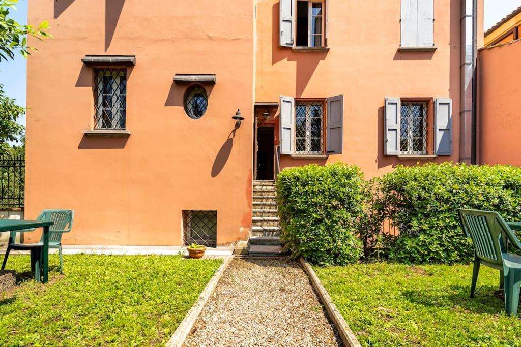 Elegant Apt, Wi-Fi And Garden Apartment Bologna Luaran gambar